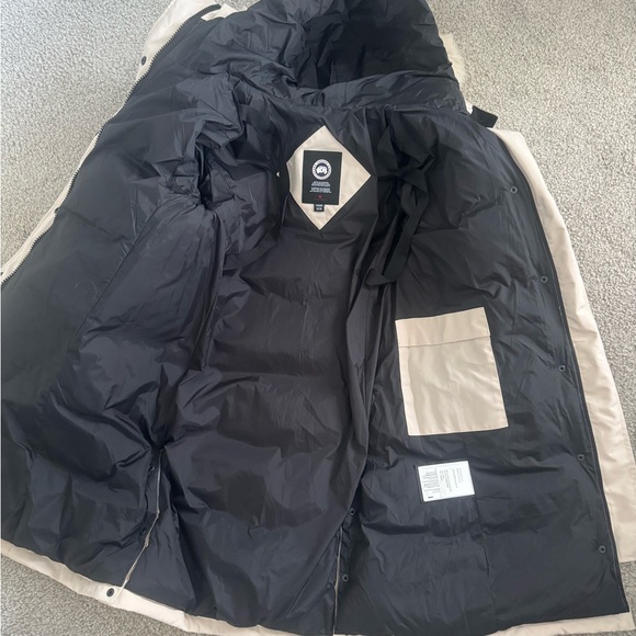 Canada Goose Women's Beige Hooded Puffer Jacket - Picture 7 of 8